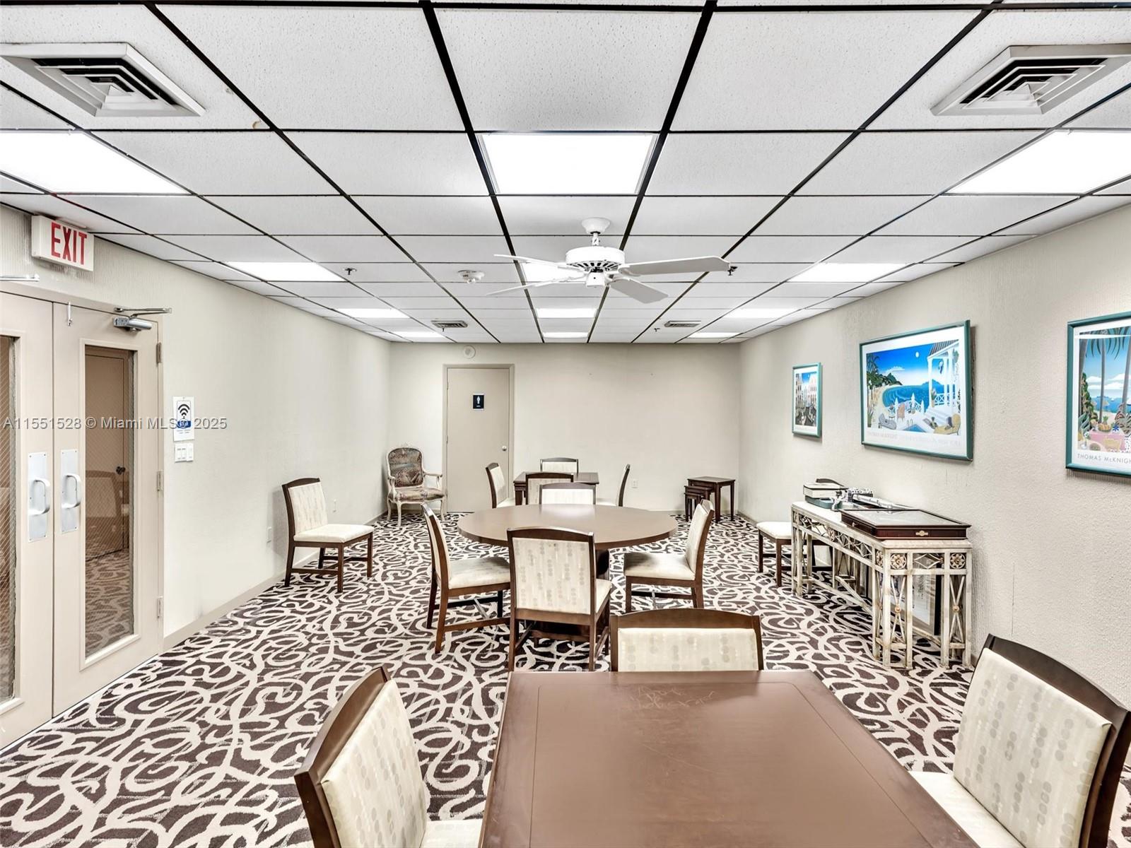 SUMMIT CONDO - Residential