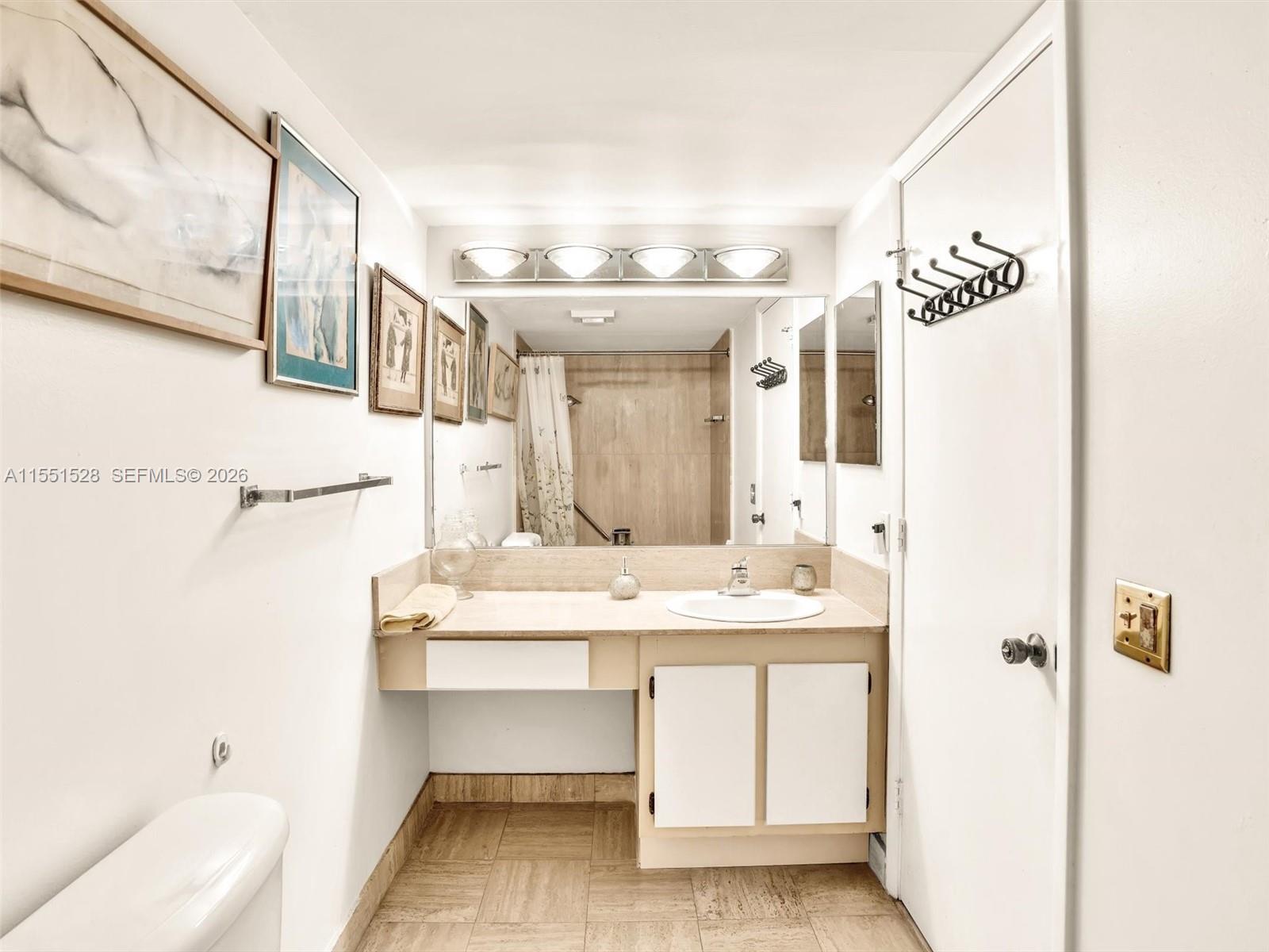 SUMMIT CONDO - Residential