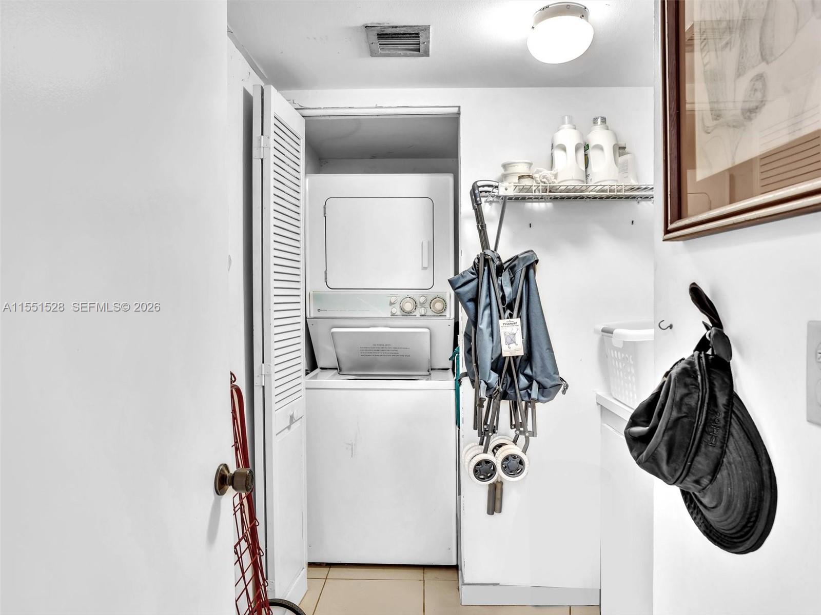 SUMMIT CONDO - Residential