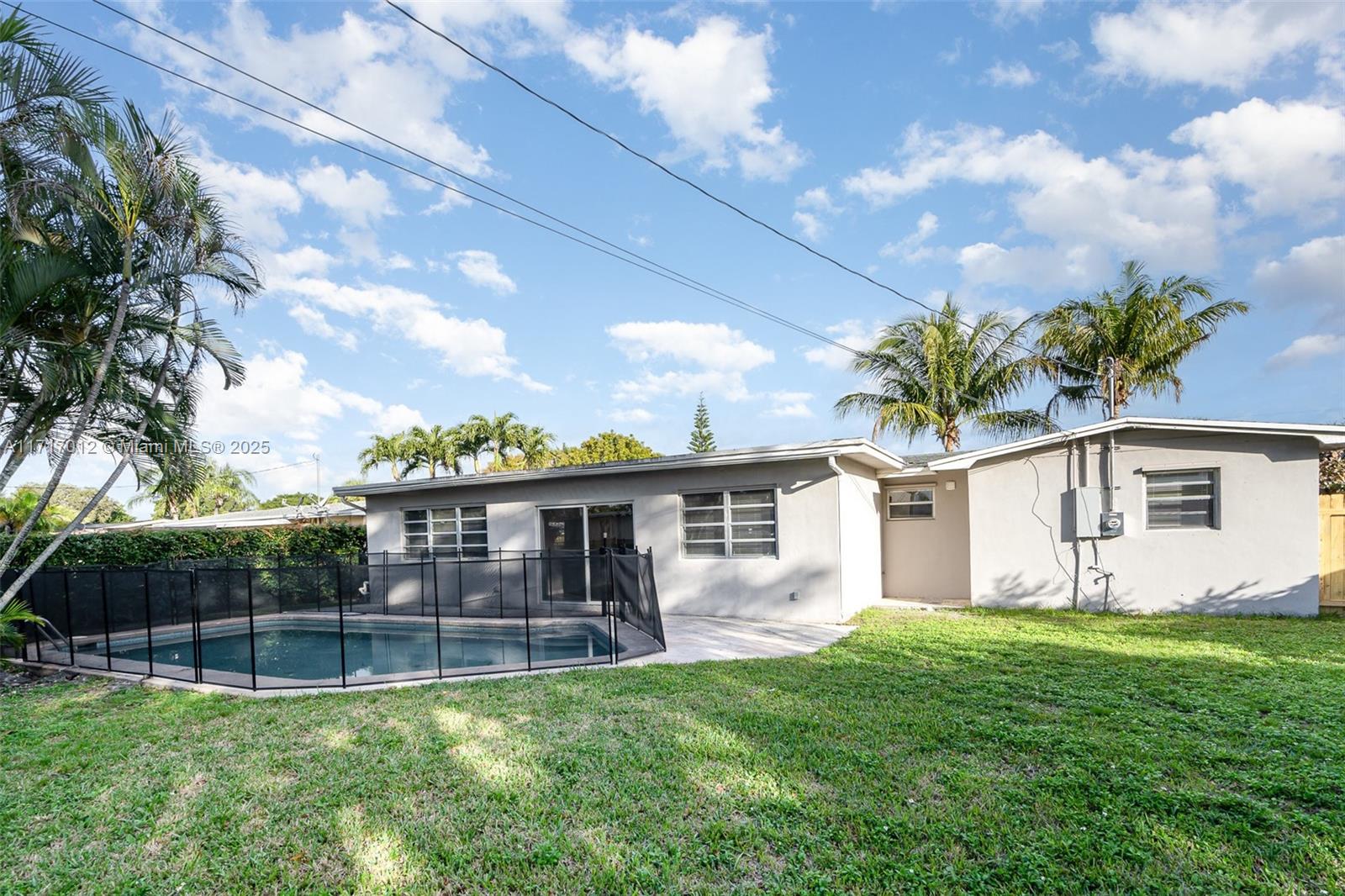 TWIN LAKES HOMES - Residential