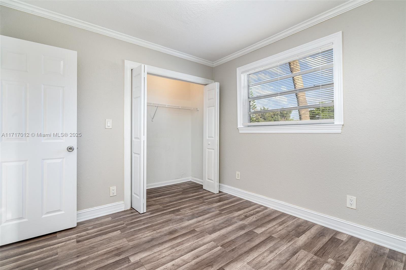 TWIN LAKES HOMES - Residential