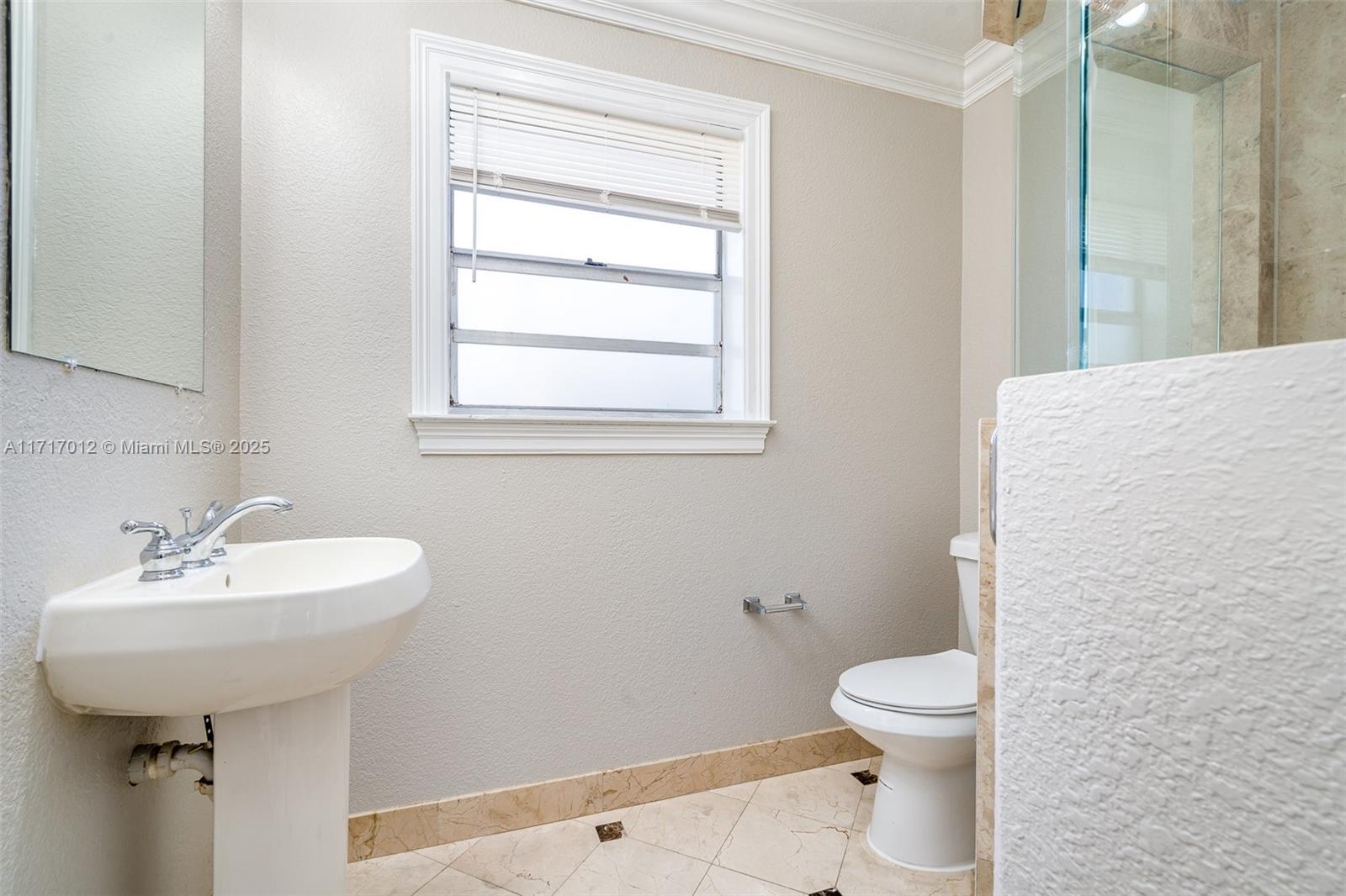 TWIN LAKES HOMES - Residential