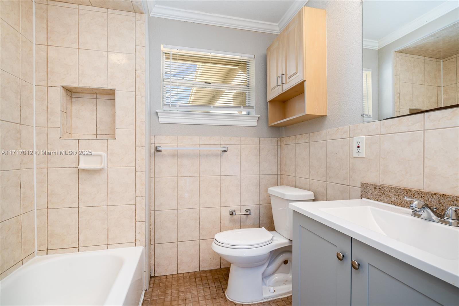 TWIN LAKES HOMES - Residential