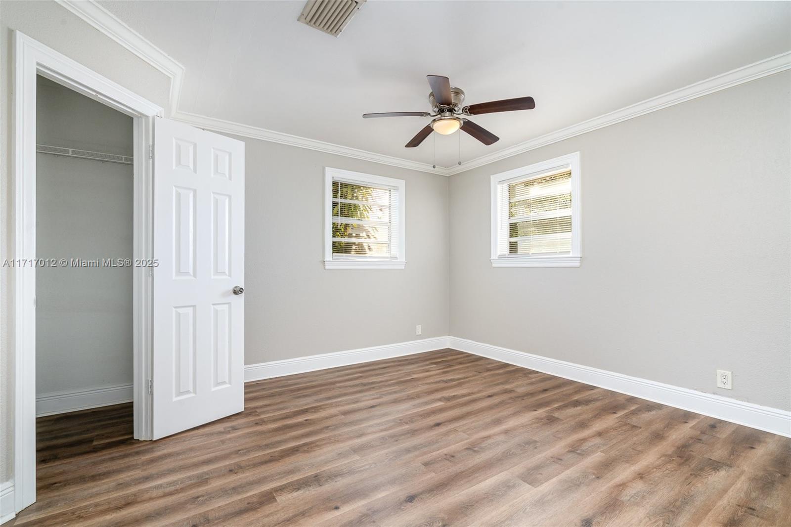TWIN LAKES HOMES - Residential