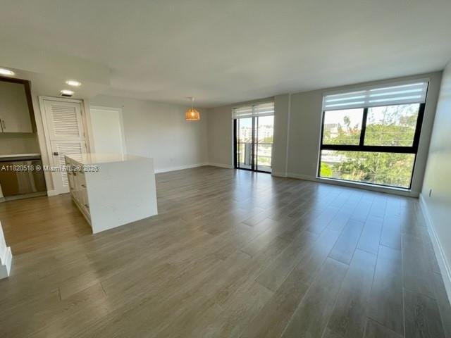 9800 W Bay Harbor Dr 504