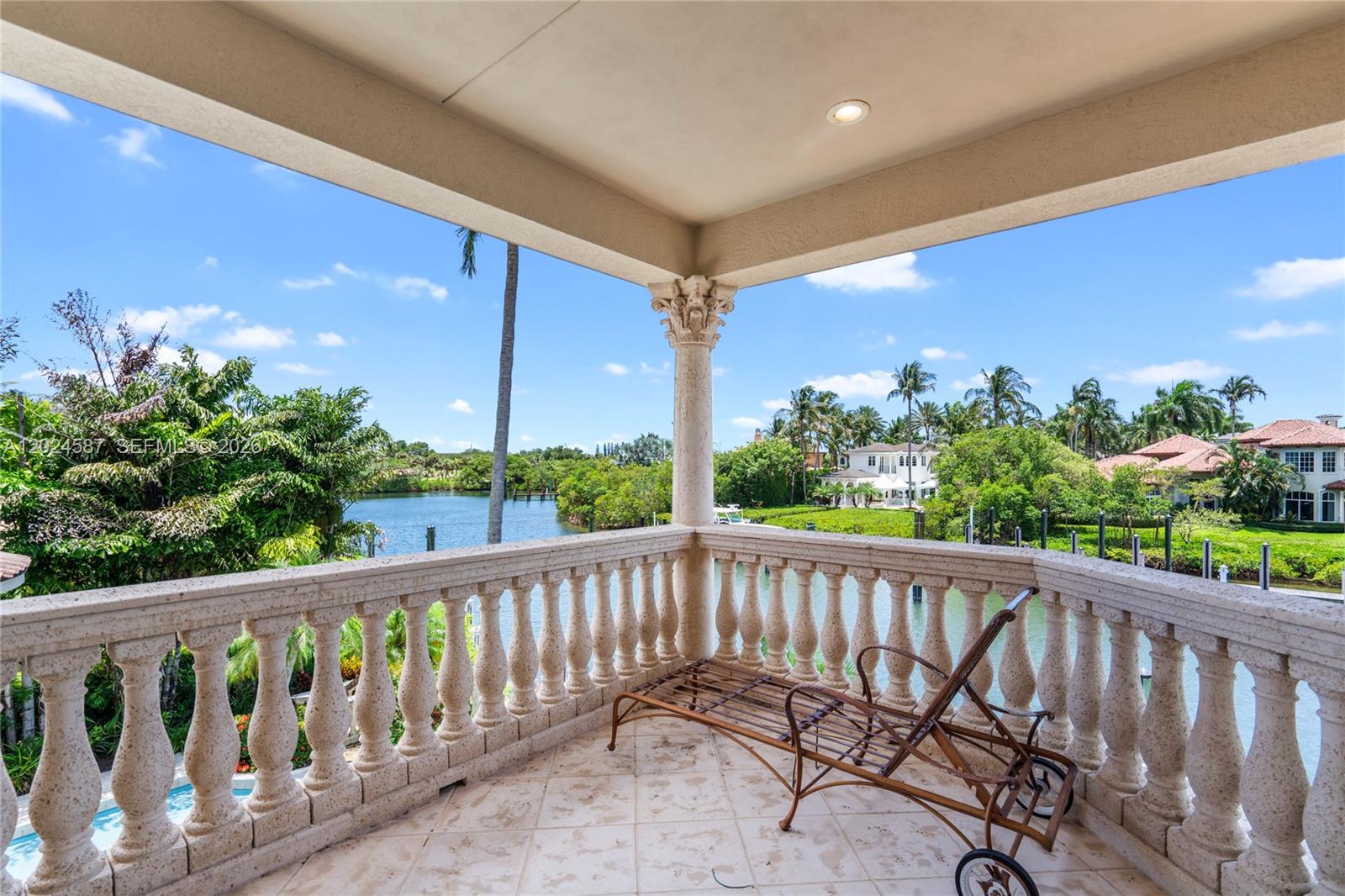 HARBOUR ISLES - Residential