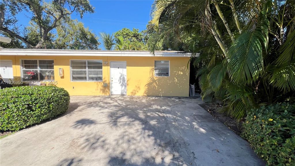 Photo of 706 SW 4th Ter #4, Dania Beach, FL 33004 (MLS # A11936350)