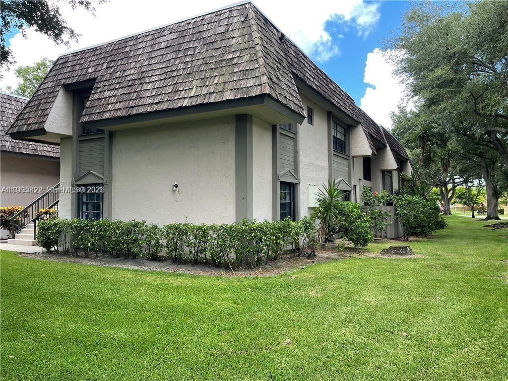 GRENADIER LAKES AT WELLEB - Residential