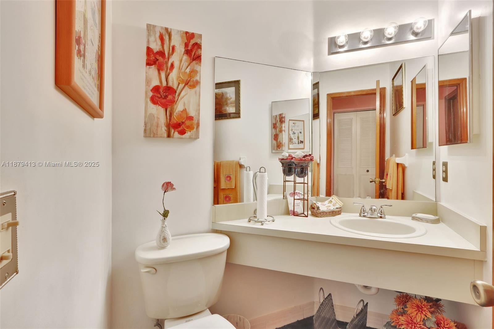 SAGA BAY TOWNHOMES 1ST AD - Residential