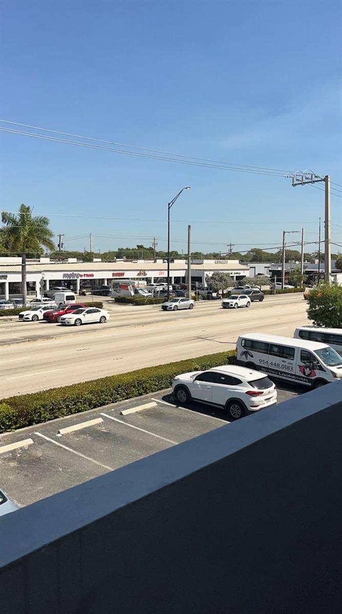 20-22 East Oakland Park Boulevard