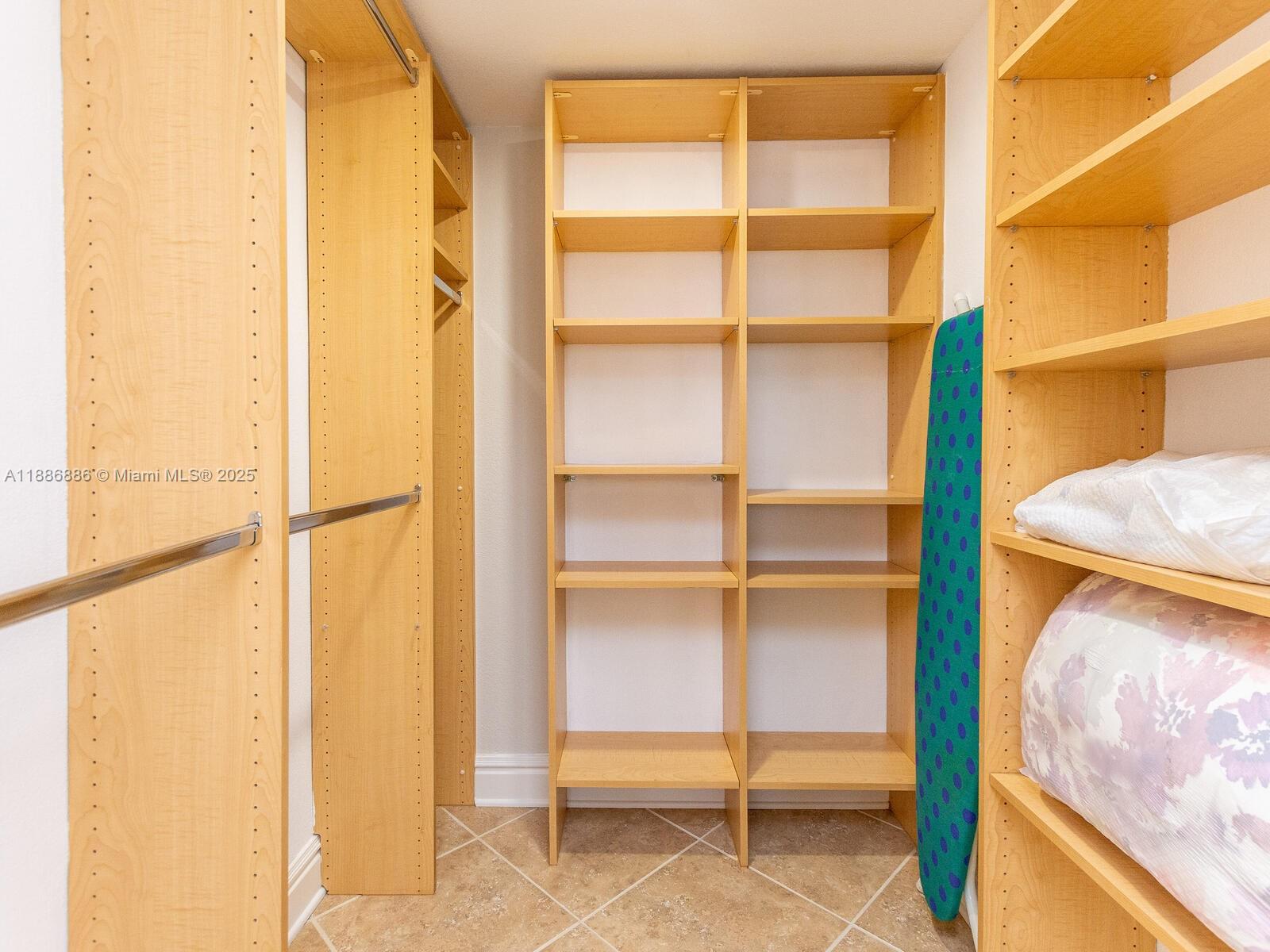 MANATEE CONDO - Residential