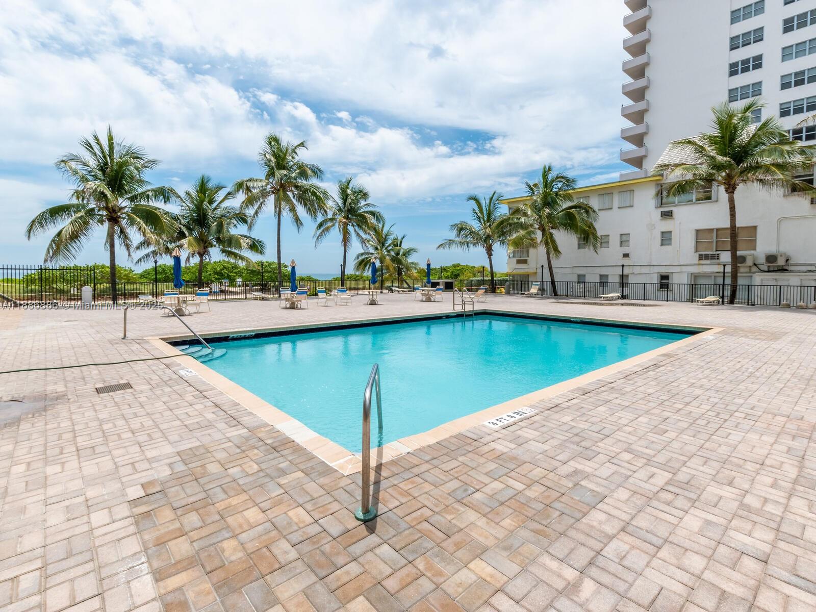 MANATEE CONDO - Residential