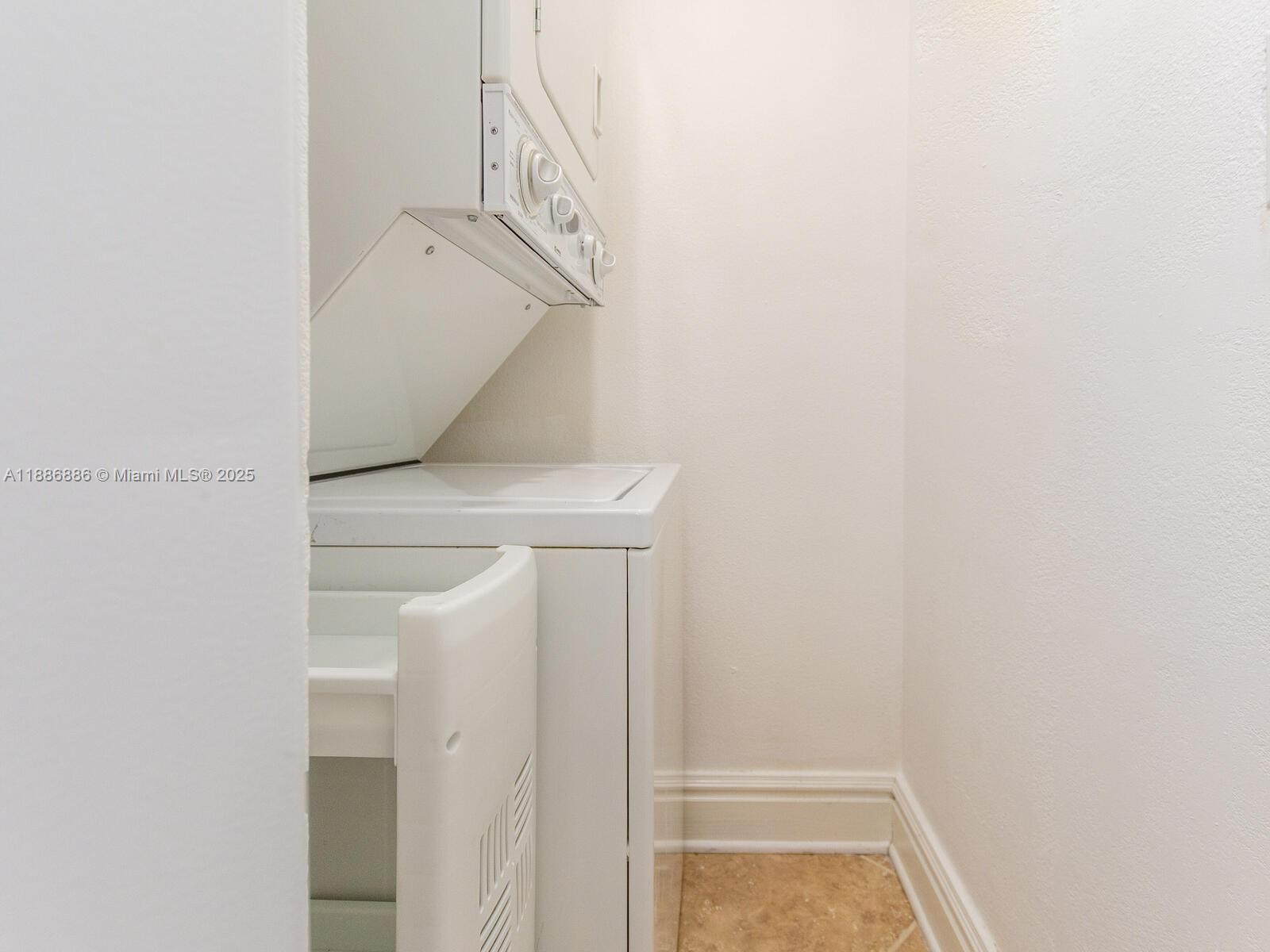 MANATEE CONDO - Residential