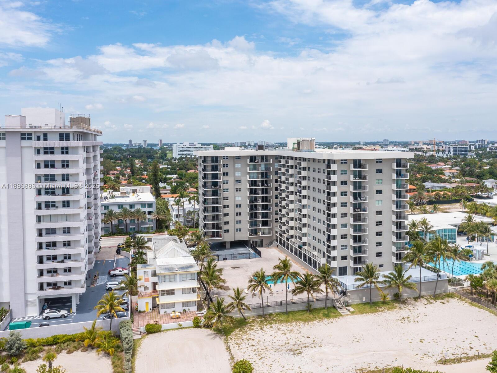 MANATEE CONDO - Residential