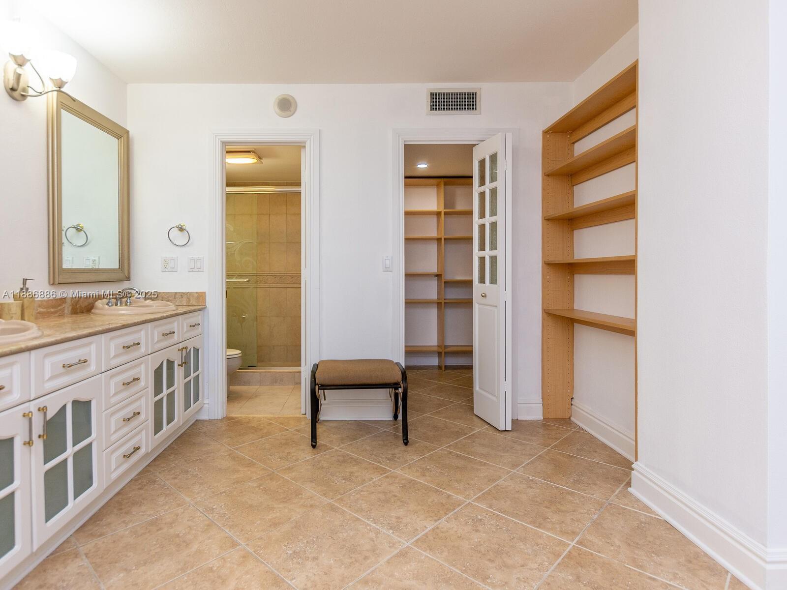 MANATEE CONDO - Residential