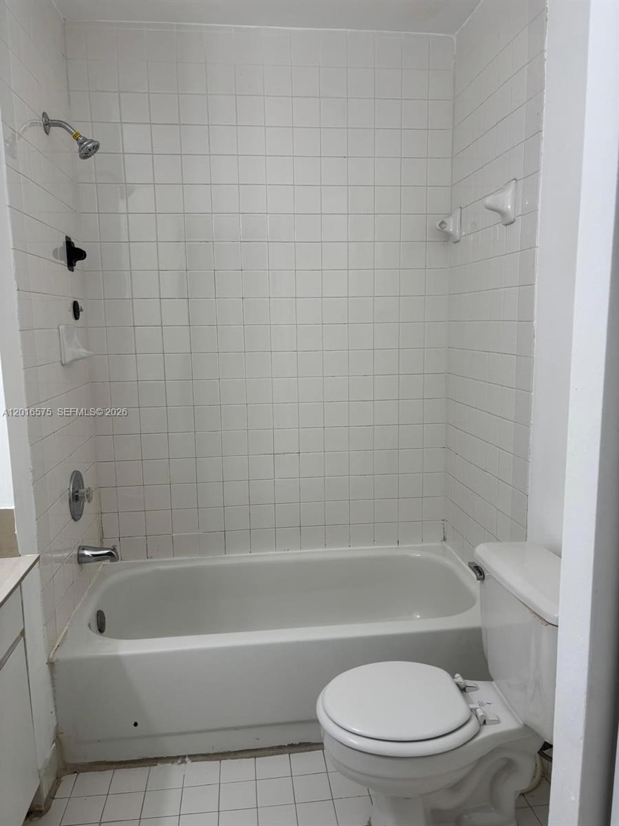 EL PRADO XV CONDO - Residential Lease