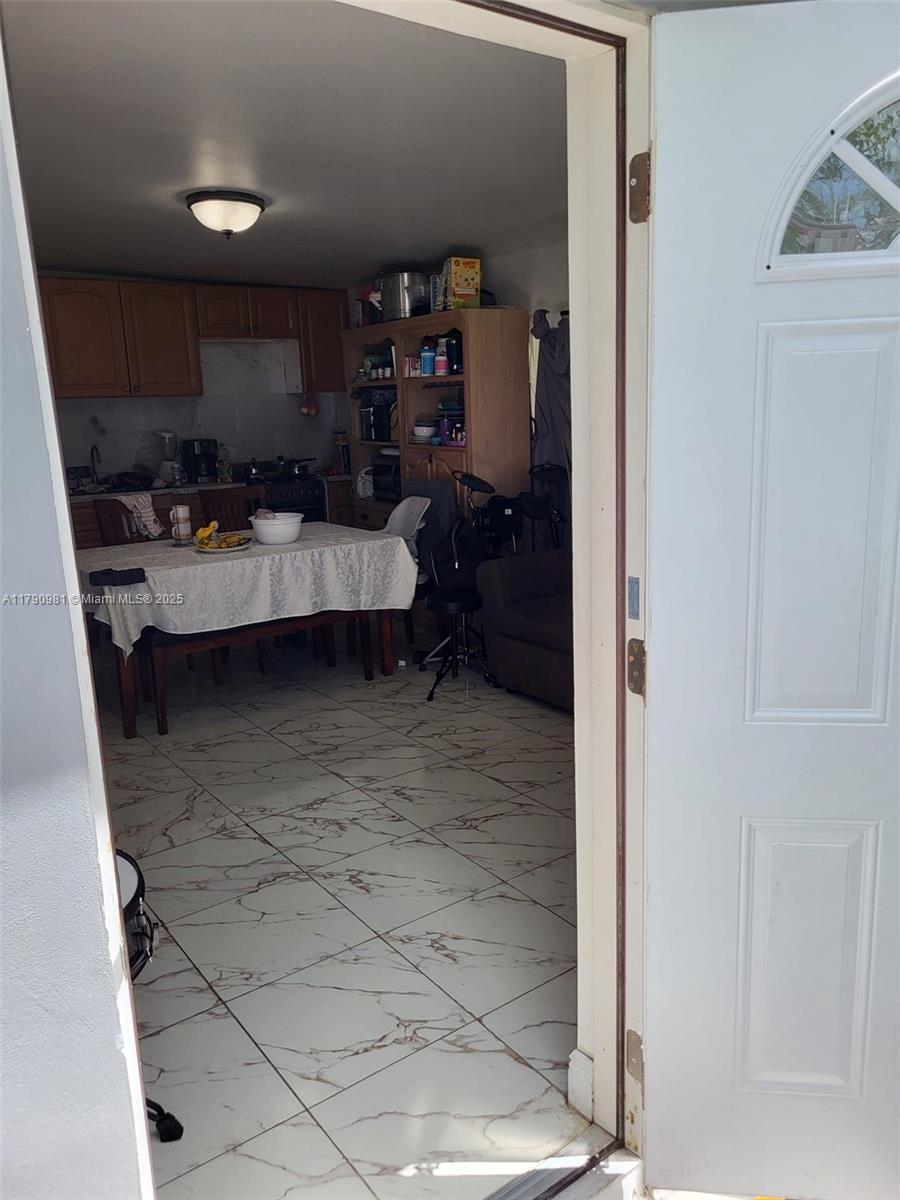 ARCH CREEKS ESTATES - Residential Income