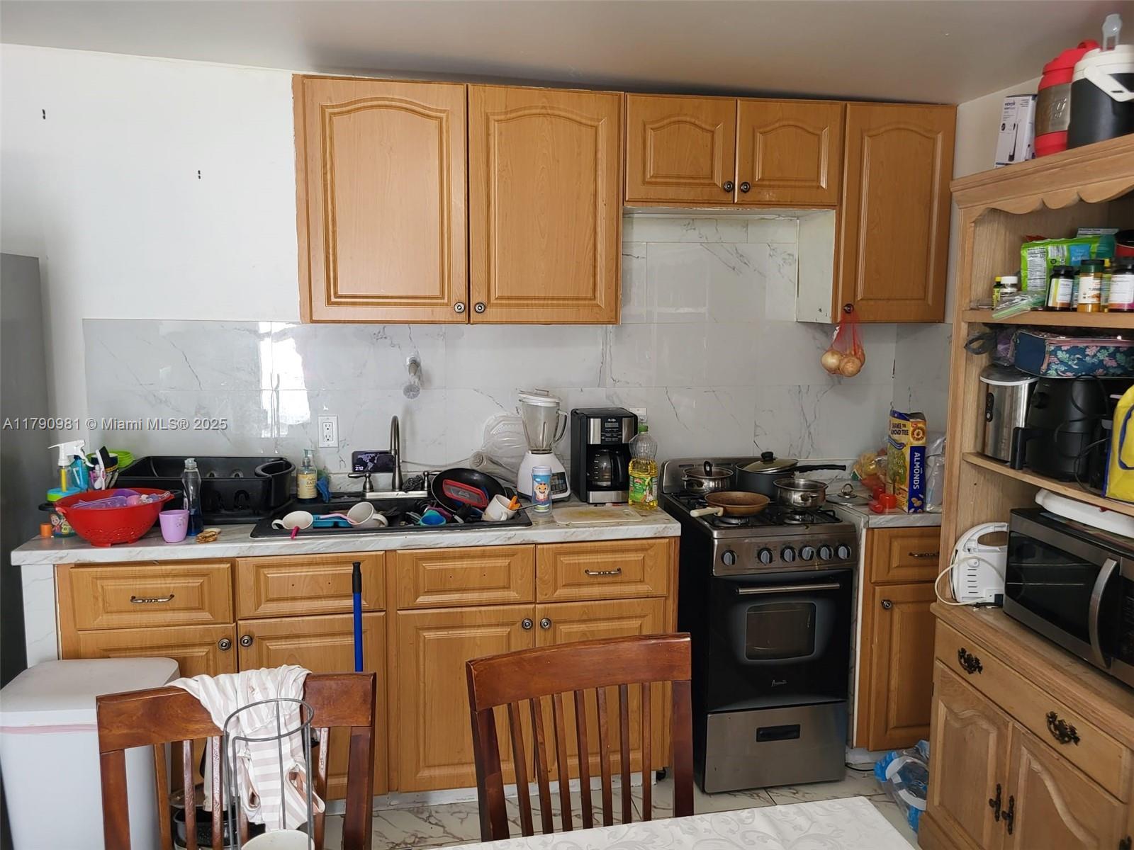 ARCH CREEKS ESTATES - Residential Income