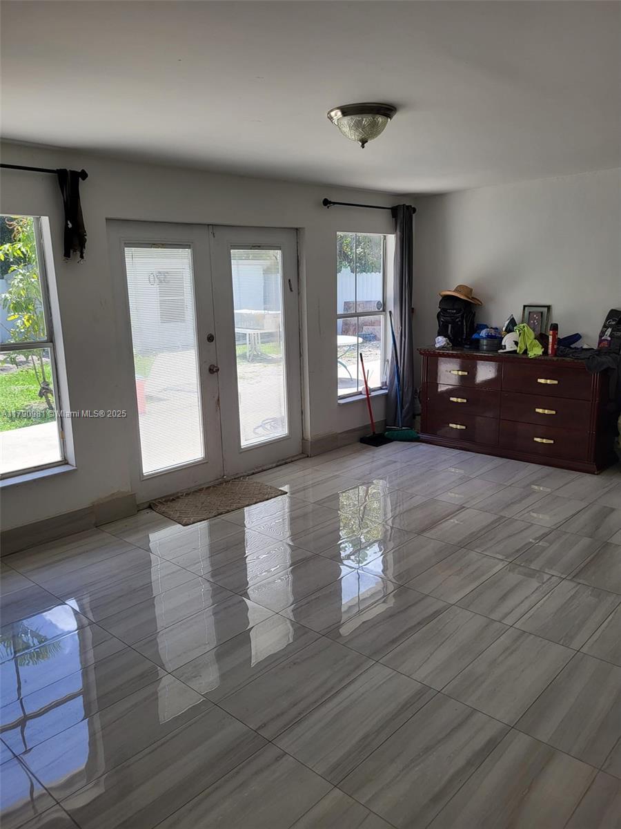 ARCH CREEKS ESTATES - Residential Income