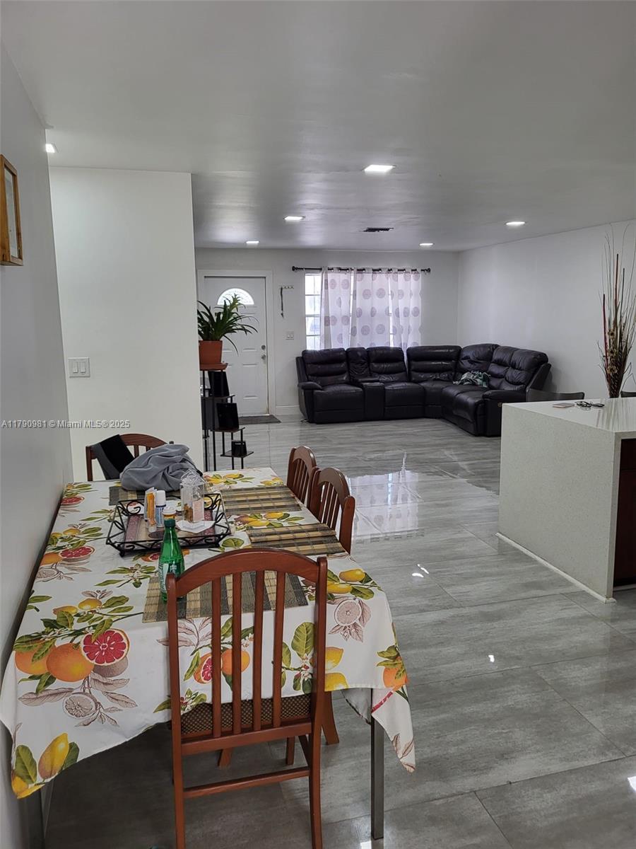 ARCH CREEKS ESTATES - Residential Income