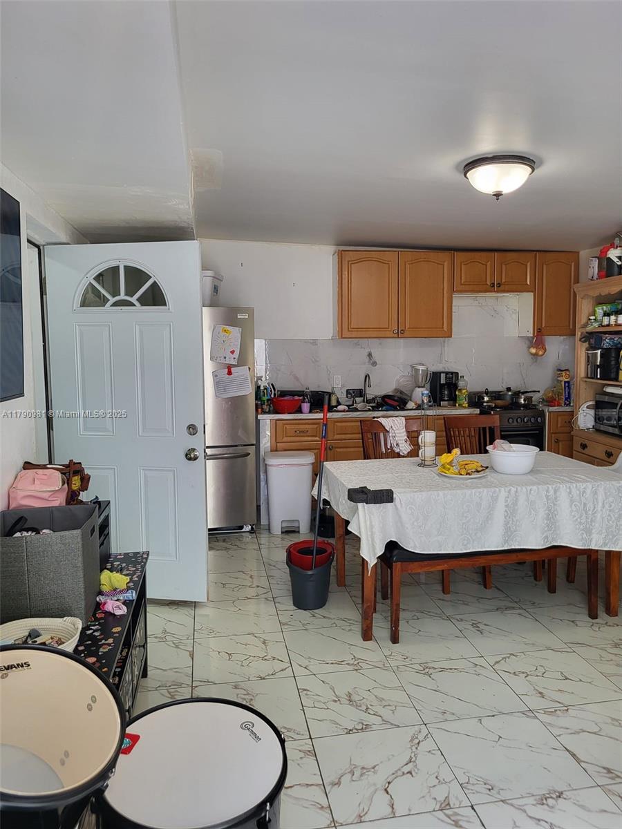 ARCH CREEKS ESTATES - Residential Income