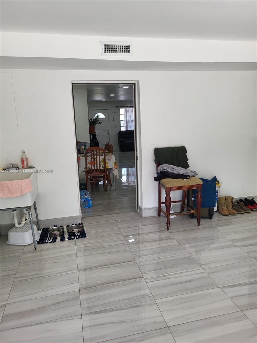 ARCH CREEKS ESTATES - Residential Income