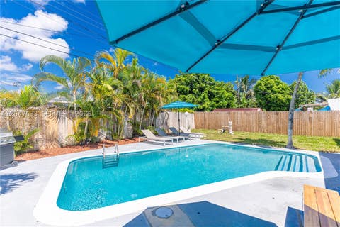 Photo of 6445 SW 22nd Ct, Miramar, FL 33023 (MLS # A12047633)