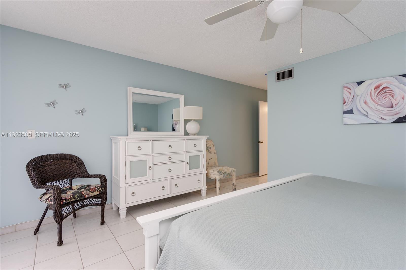 PALM LAKES CONDO - Residential
