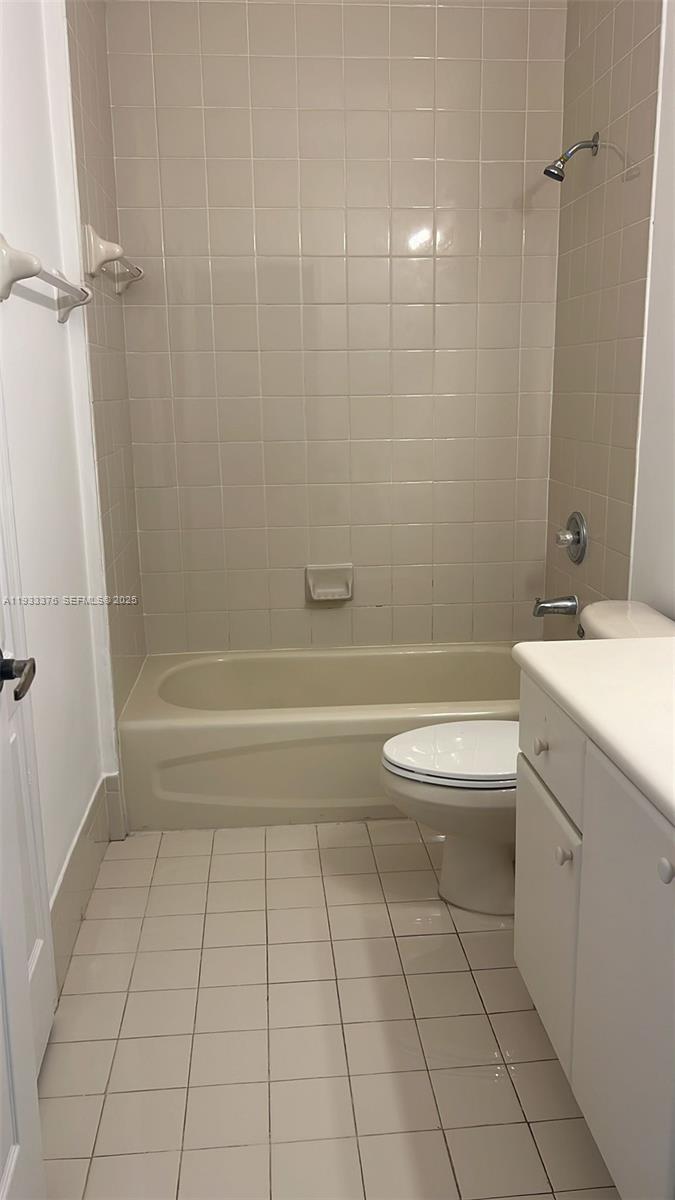 7200 NW 177th St 206-7