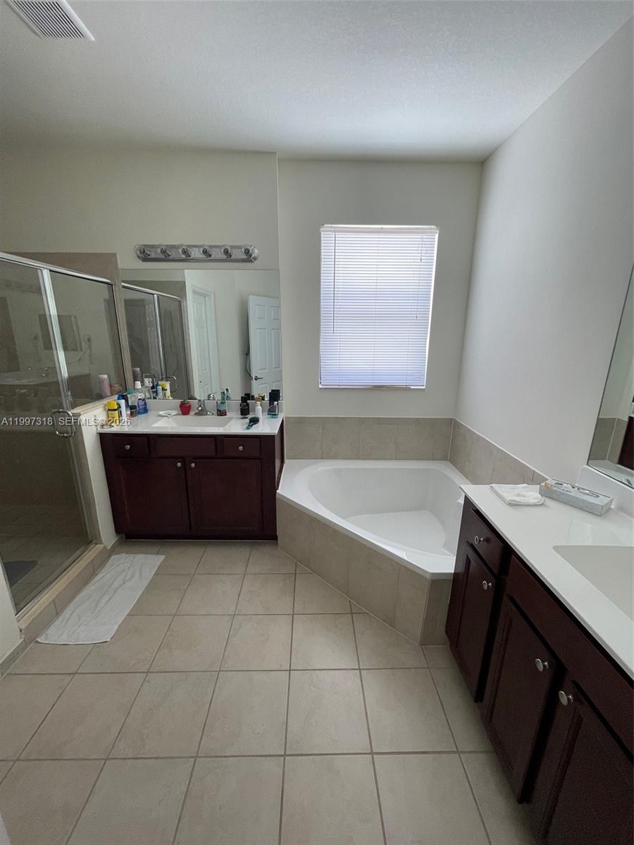 AQUABELLA SECTION ONE - Residential