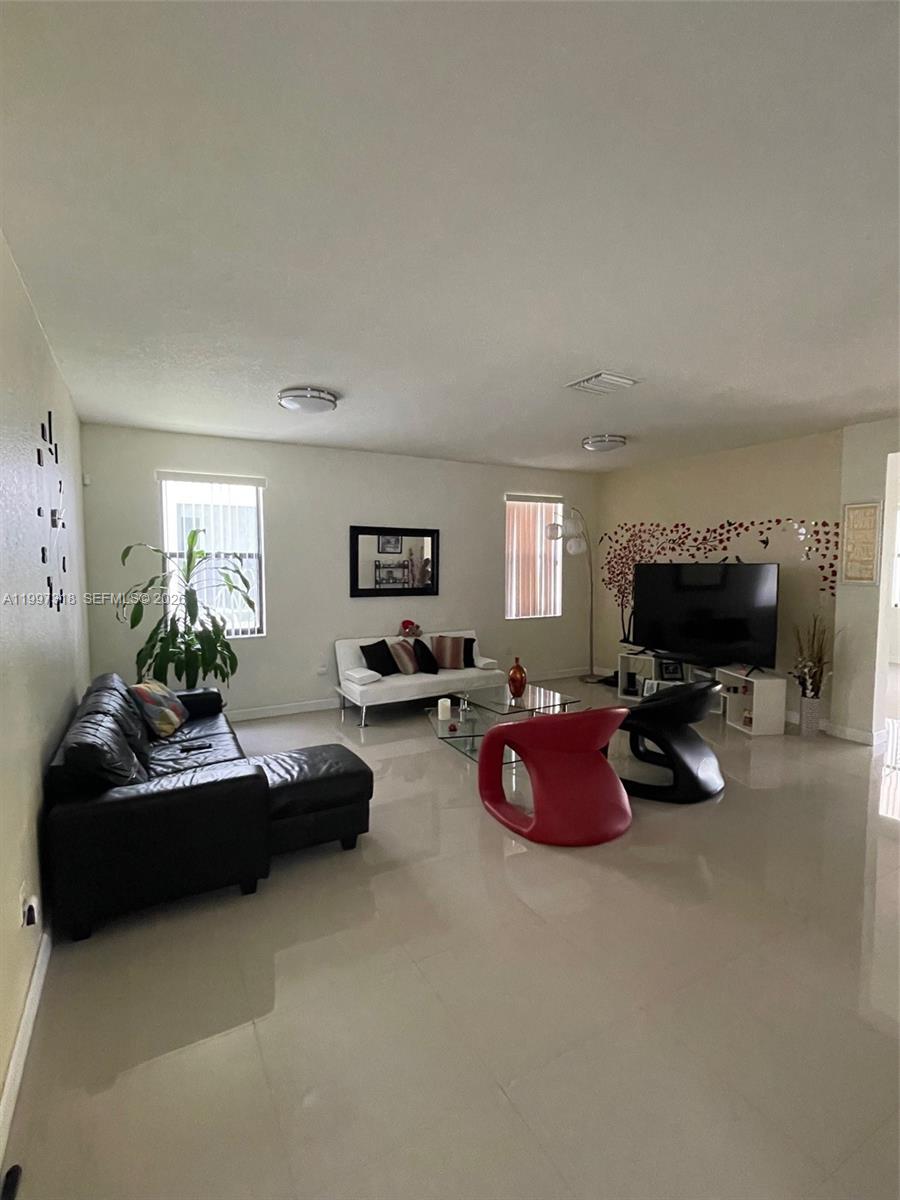 AQUABELLA SECTION ONE - Residential