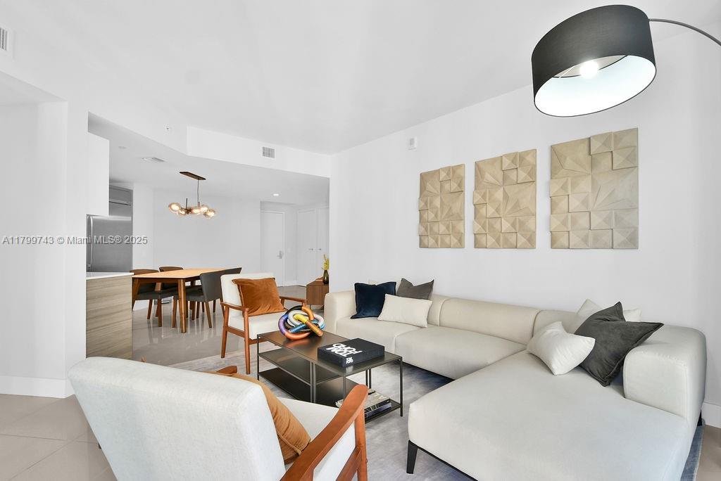 1300 Brickell Bay Dr 1910