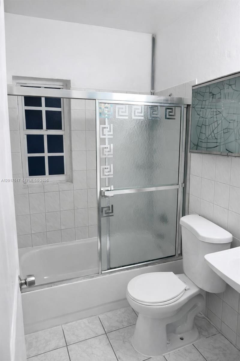 HIALEAH 8TH ADDN - Residential