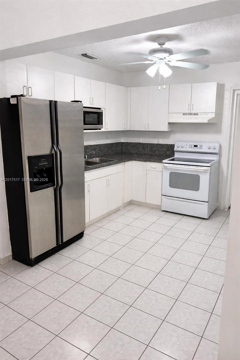HIALEAH 8TH ADDN - Residential