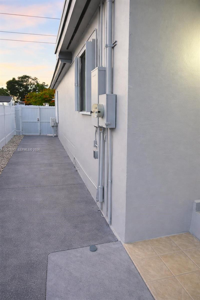 HIALEAH 8TH ADDN - Residential