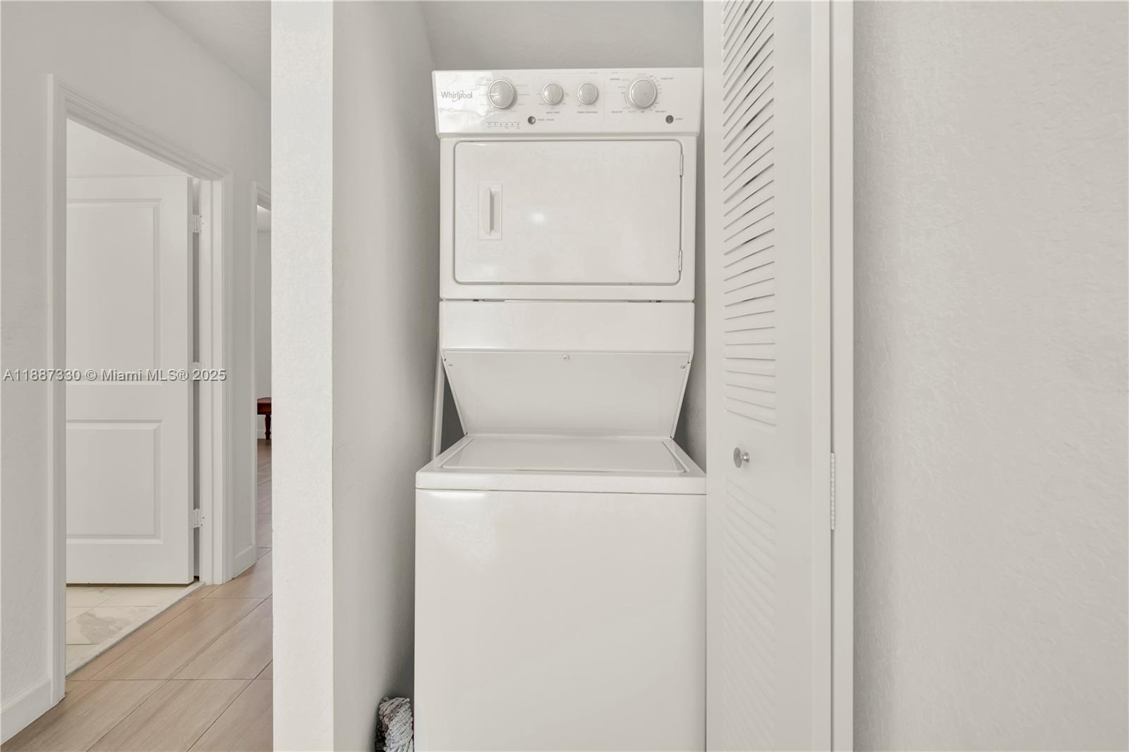 FOREST PARK VILLAS - Residential Lease