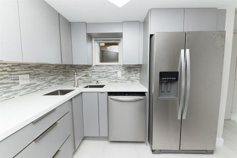 8323 Lake Dr 402 Doral FL 33166