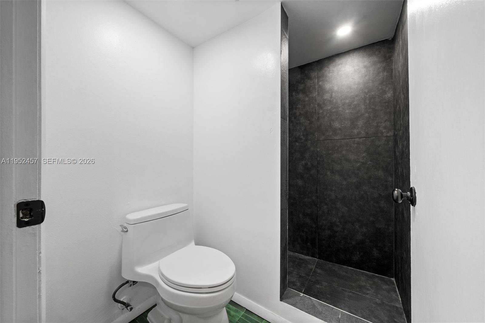 JEFFERSON VILLAS CONDO - Residential