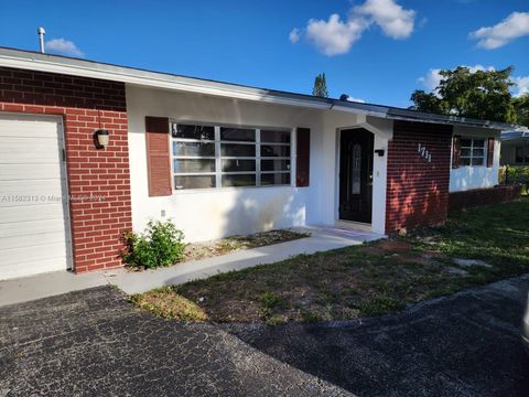 Single Family Residence in Pembroke Pines FL 1711 109th Ave Ave.jpg