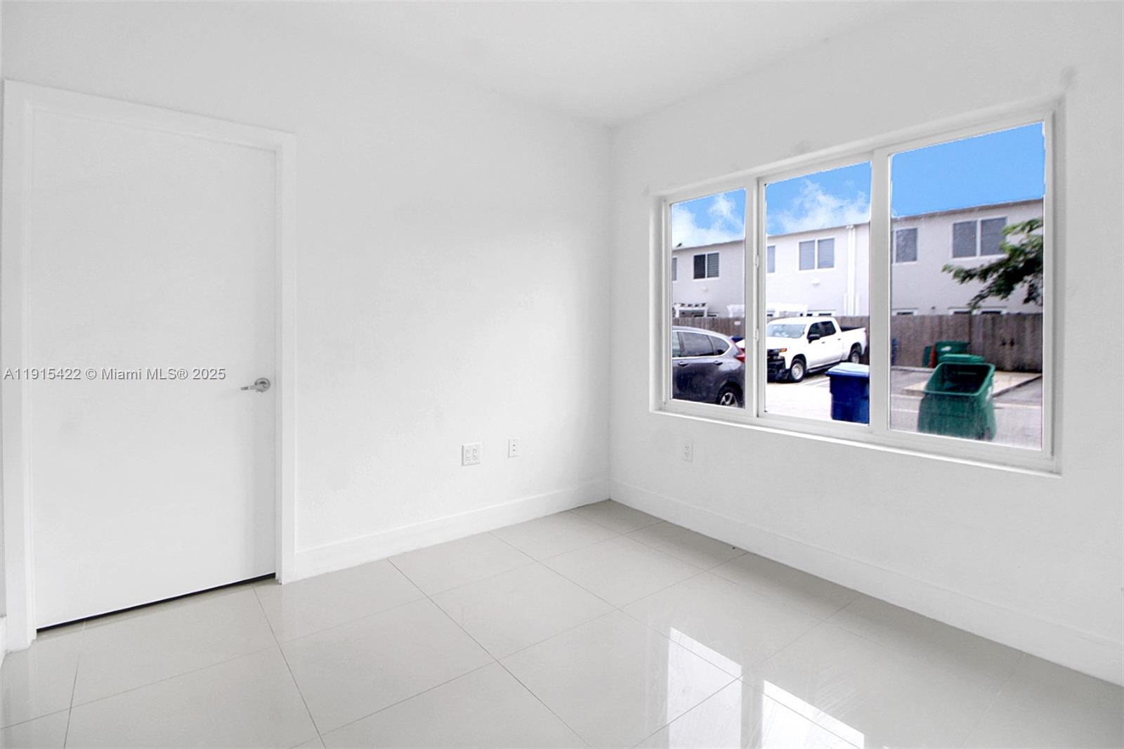 PARADISE ONE - Residential