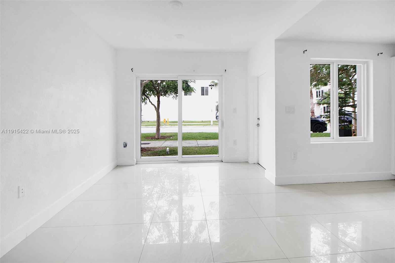 PARADISE ONE - Residential