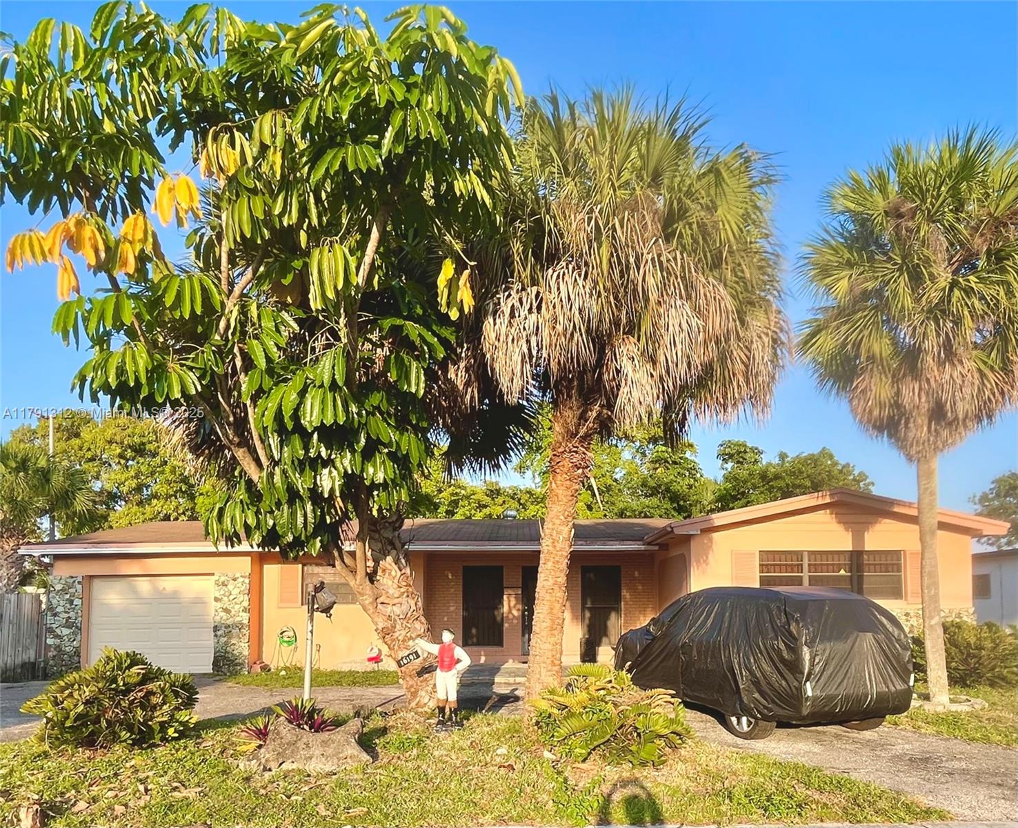 Property for Sale at 16191 Ne 11th Ave, North Miami Beach, Miami-Dade County, Florida - Bedrooms: 3 
Bathrooms: 2  - $565,000