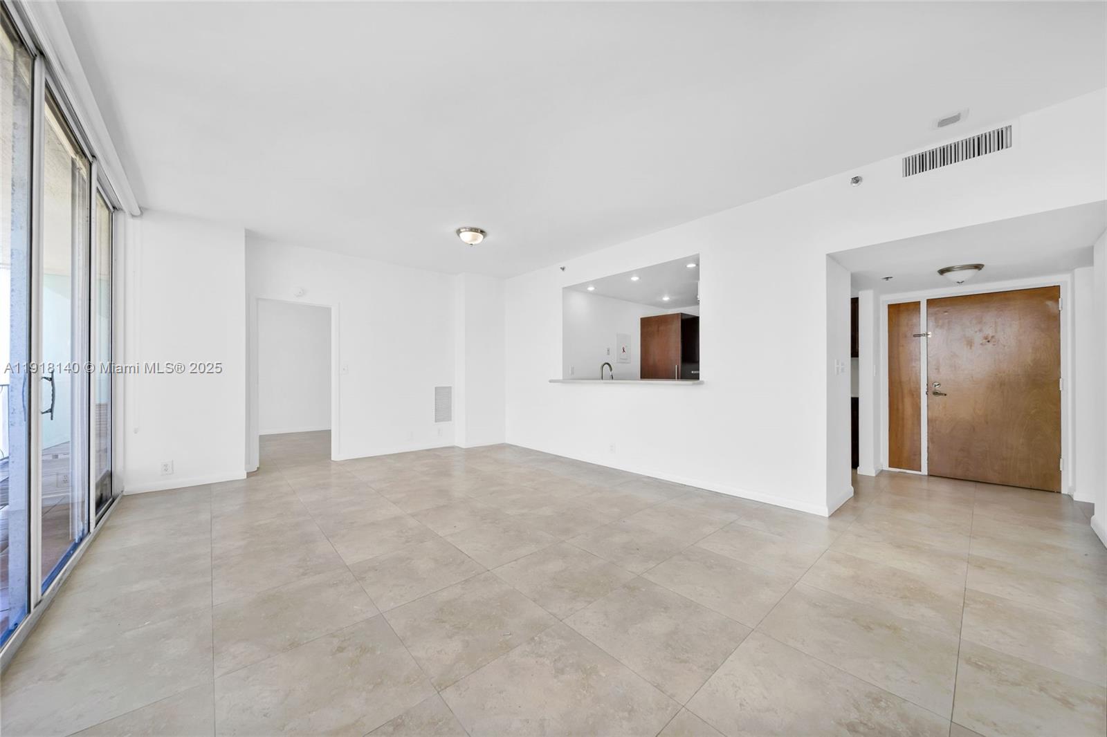 THE GRANDVIEW PALACE COND - Residential Lease