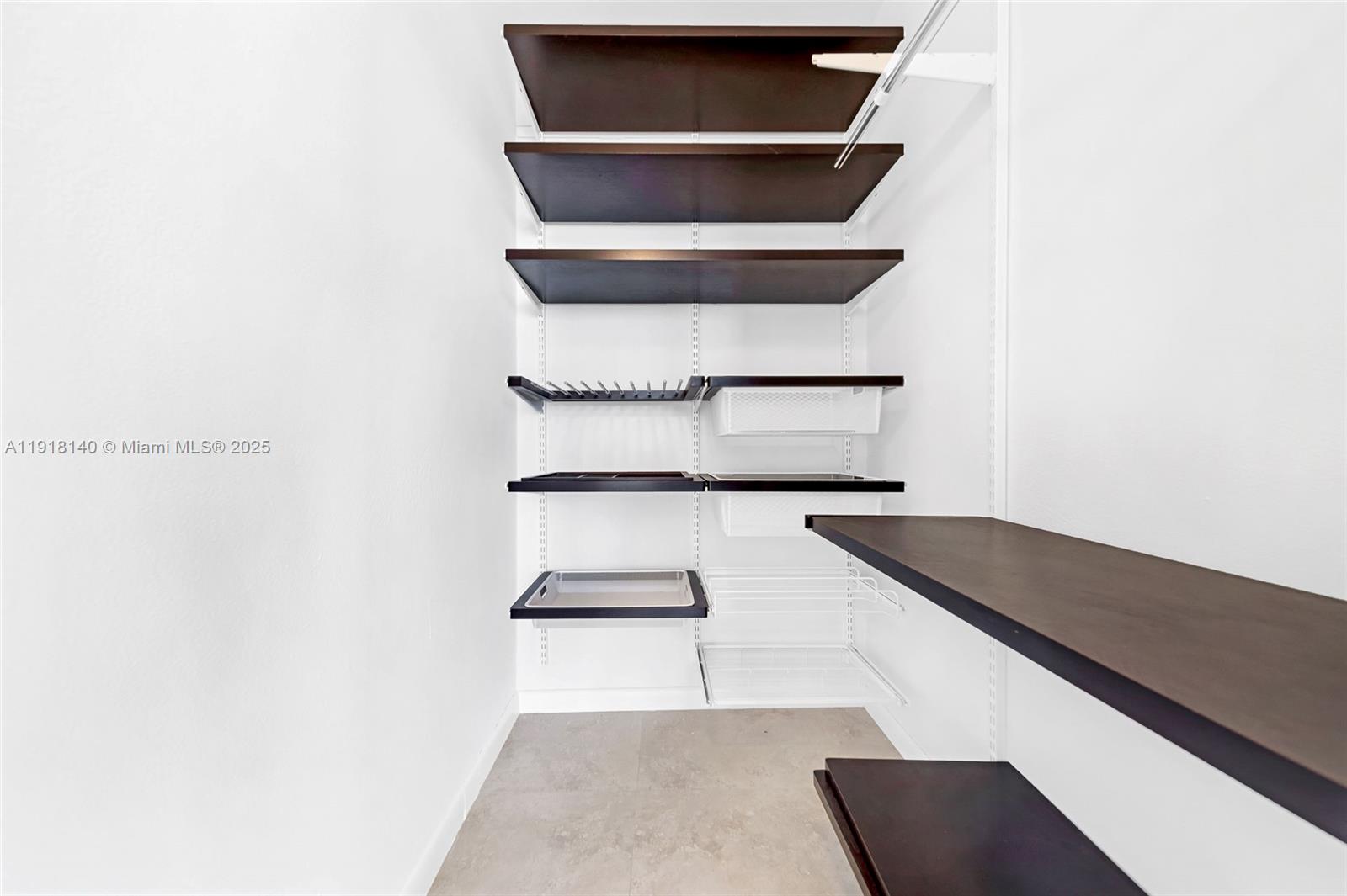 THE GRANDVIEW PALACE COND - Residential Lease