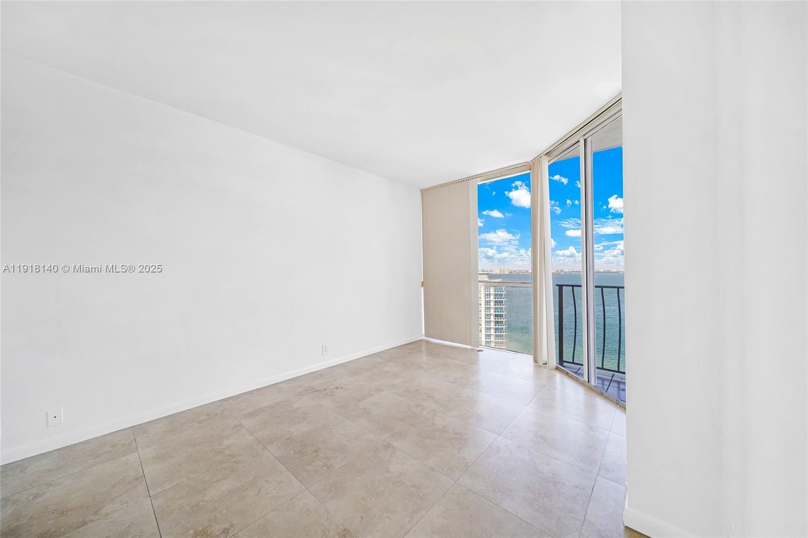 THE GRANDVIEW PALACE COND - Residential Lease