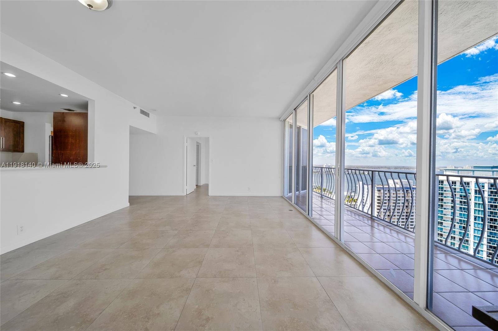 THE GRANDVIEW PALACE COND - Residential Lease