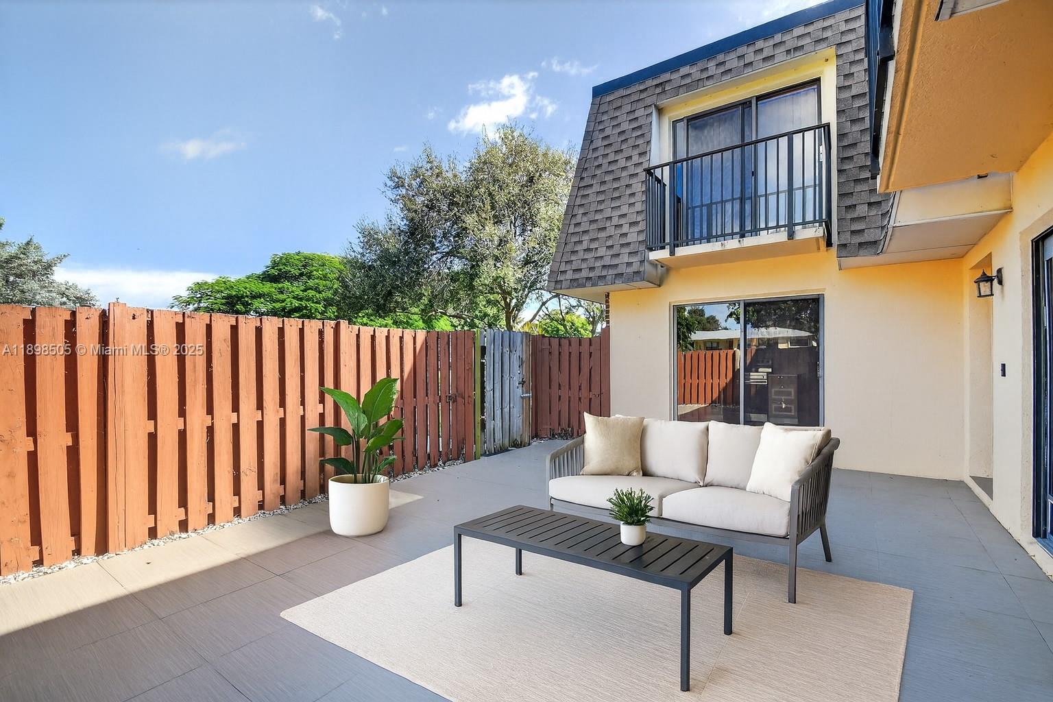 DELRAY OAKS WEST CONDO - Residential Lease