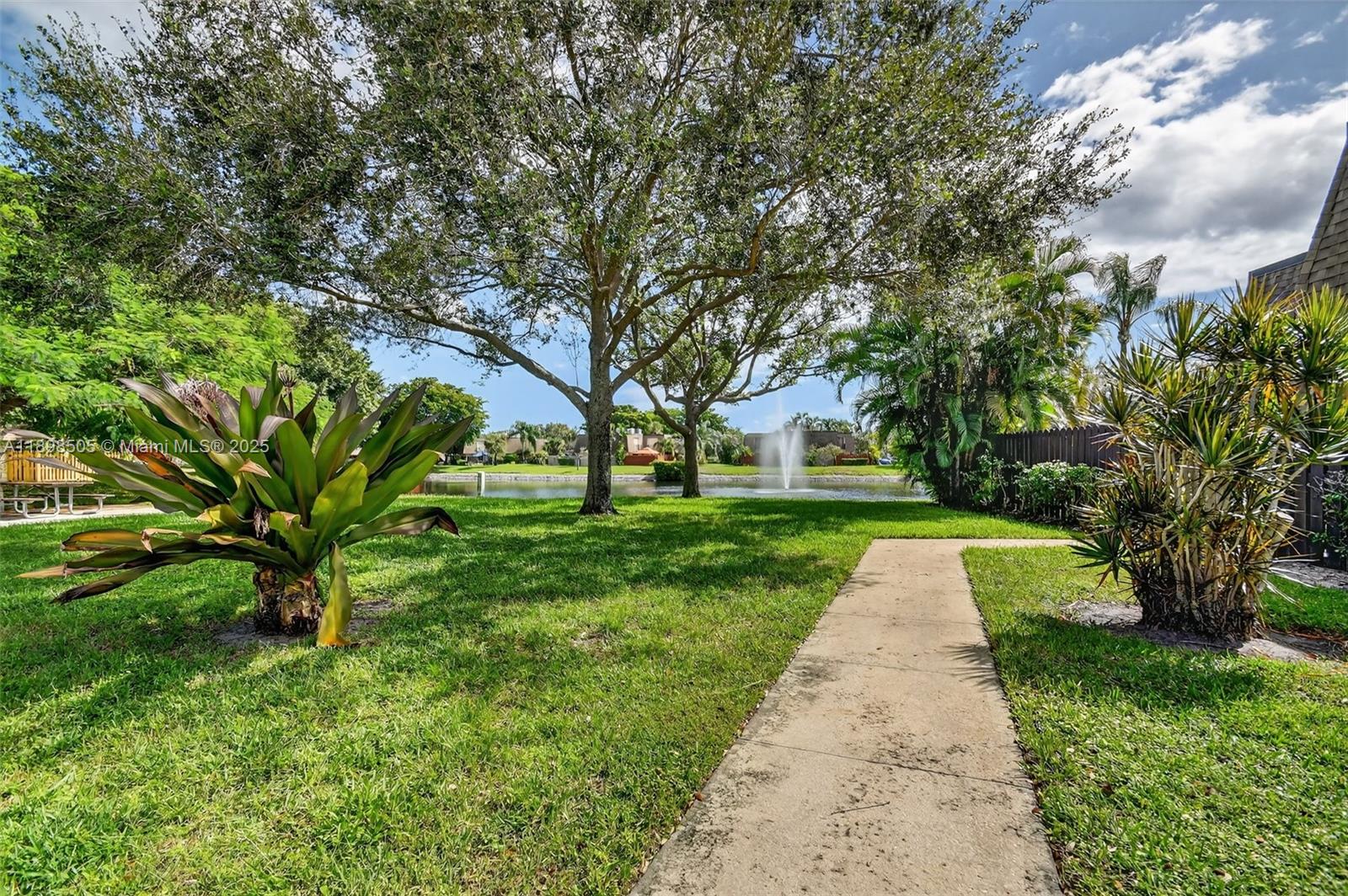 DELRAY OAKS WEST CONDO - Residential Lease