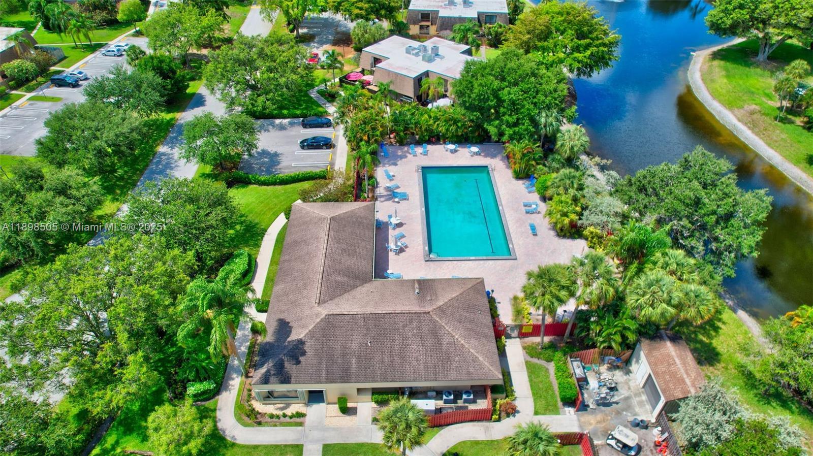 DELRAY OAKS WEST CONDO - Residential Lease