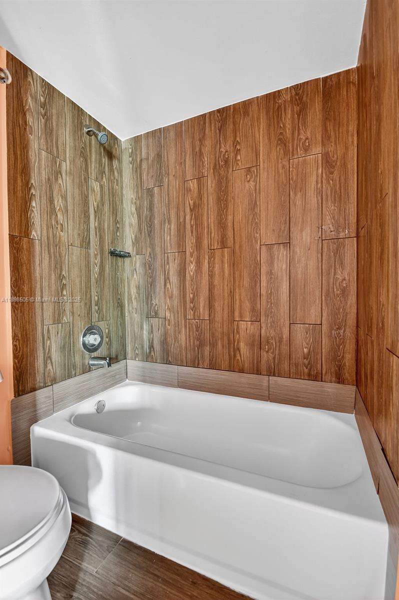 DELRAY OAKS WEST CONDO - Residential Lease